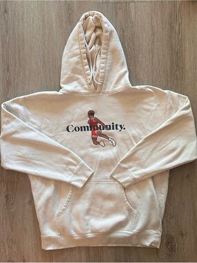 COMMUNITY Aritzia Basketball Graphic Hoodie Size L